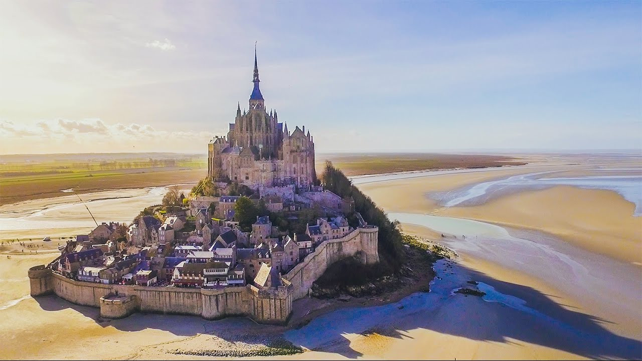 Мон-Сен-Мишель (Mont Saint-Michel) &mdash; где находится, история, приливы, аббатство, как добраться и что посмотреть